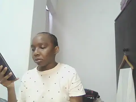 Sexxybella27 online show from November 10, 2025, 5:56 pm