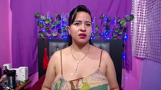 Snapshot of hazel_34 chatting on January 10, 2025, 7:11 pm hazel 34 online show from January 10, 2025, 7:11 pm