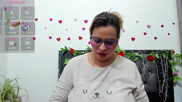 hazel 34 online show from November 21, 2025, 8:35 am