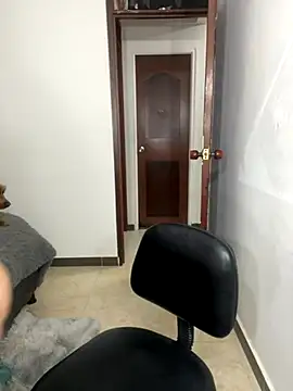 Charlotte cutee18 online show from October 13, 2025, 11:27 pm