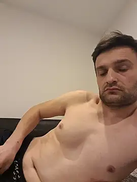 Snapshot of suarez1235 chatting on February 6, 2026, 8:34 pm suarez1235 online show from February 6, 2026, 8:34 pm