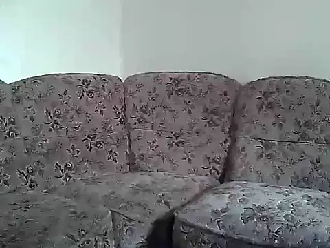 Snapshot of suarez1235 chatting on April 13, 2026, 10:43 am suarez1235 online show from April 13, 2026, 10:43 am