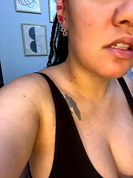 Snapshot of DestineeJayde chatting on September 30, 2025, 5:45 am DestineeJayde online show from September 30, 2025, 5:45 am