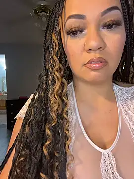 Snapshot of DestineeJayde chatting on November 2, 2025, 5:32 am DestineeJayde online show from November 2, 2025, 5:32 am