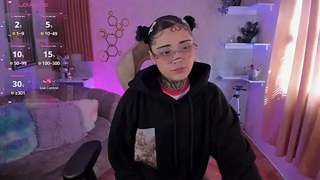 mia catt05 online show from February 14, 2026, 7:10 pm