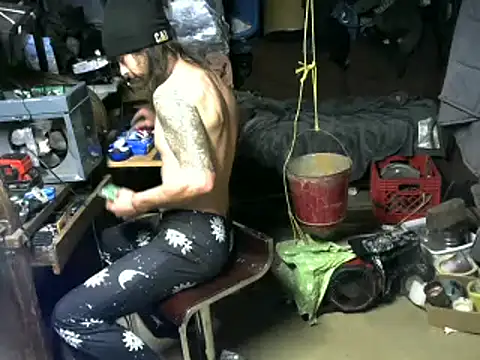 Snapshot of cdressupdiva chatting on December 8, 2024, 5:50 am cdressupdiva online show from December 8, 2024, 5:50 am