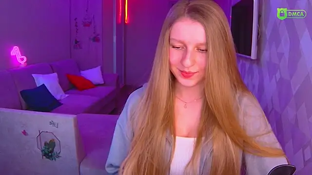 Snapshot of AmaliaQueen chatting on February 13, 2025, 2:42 pm AmaliaQueen online show from February 13, 2025, 2:42 pm