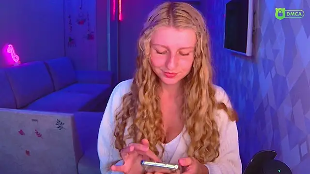 Snapshot of AmaliaQueen chatting on September 27, 2025, 2:44 pm AmaliaQueen online show from September 27, 2025, 2:44 pm