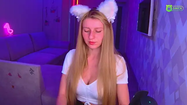 Snapshot of AmaliaQueen chatting on November 1, 2025, 2:19 pm AmaliaQueen online show from November 1, 2025, 2:19 pm