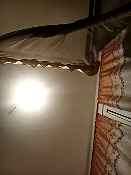 The-Peach-Flexer online show from November 27, 2025, 9:06 pm