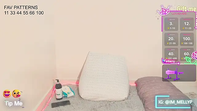 Snapshot of Mellyparker_ chatting on October 11, 2025, 3:21 pm Mellyparker online show from October 11, 2025, 3:21 pm