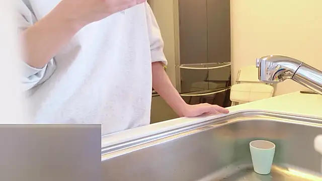 POCARI SWEAT online show from February 5, 2026, 1:10 am