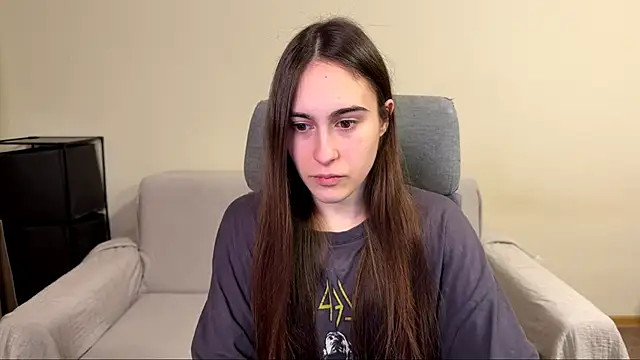 AliceKolltt online show from April 9, 2026, 9:42 pm