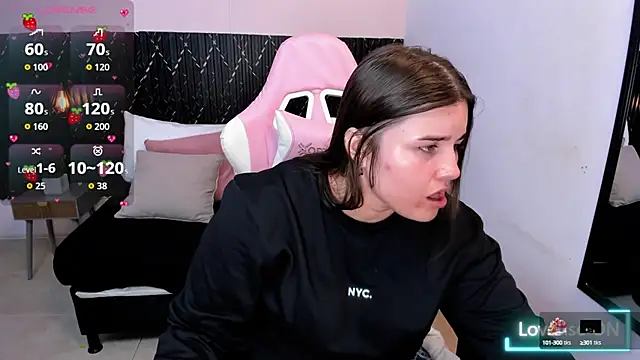 Aabby lee online show from October 7, 2025, 6:38 pm