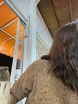 EmaSaenz online show from January 30, 2025, 8:21 pm