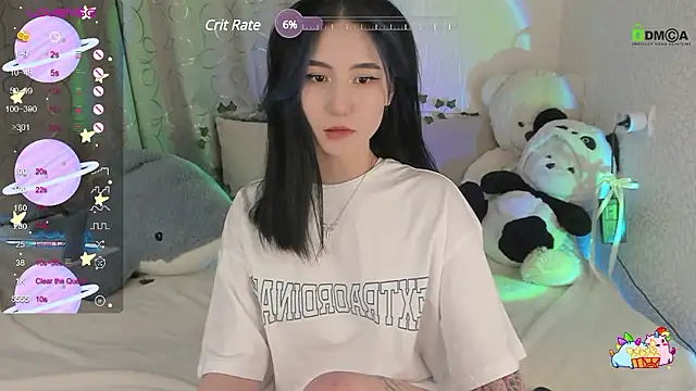 Snapshot of EmmaHixLove chatting on December 6, 2024, 5:44 pm EmmaHixLove online show from December 6, 2024, 5:44 pm