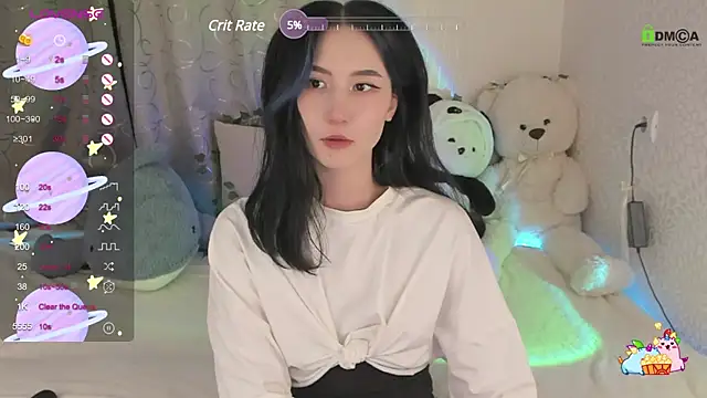 Snapshot of EmmaHixLove chatting on December 17, 2024, 8:32 pm EmmaHixLove online show from December 17, 2024, 8:32 pm