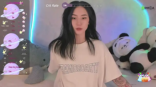 Snapshot of EmmaHixLove chatting on February 19, 2025, 8:10 pm EmmaHixLove online show from February 19, 2025, 8:10 pm
