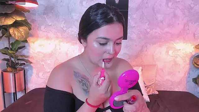 Snapshot of alina_stark chatting on February 2, 2026, 7:56 pm alina stark online show from February 2, 2026, 7:56 pm