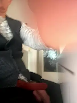 Snapshot of Frank22xx chatting on January 12, 2026, 12:54 pm Frank22xx online show from January 12, 2026, 12:54 pm