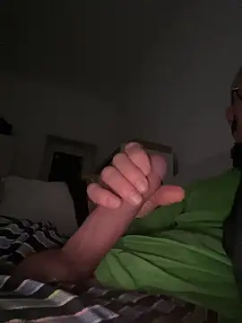 Snapshot of Frank22xx chatting on February 14, 2026, 9:33 pm Frank22xx online show from February 14, 2026, 9:33 pm