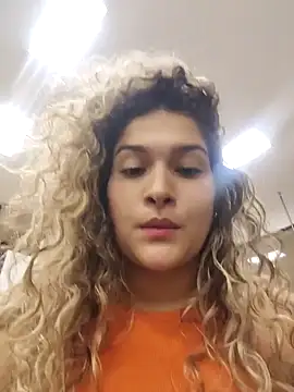 Snapshot of Sara_smiiith211 chatting on December 9, 2024, 8:23 pm Sara smiiith211 online show from December 9, 2024, 8:23 pm