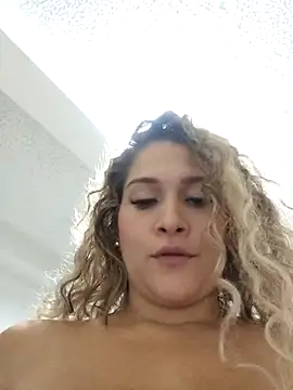 Snapshot of Sara_smiiith211 chatting on March 2, 2025, 4:07 am Sara smiiith211 online show from March 2, 2025, 4:07 am