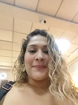 Snapshot of Sara_smiiith211 chatting on March 16, 2025, 12:45 am Sara smiiith211 online show from March 16, 2025, 12:45 am