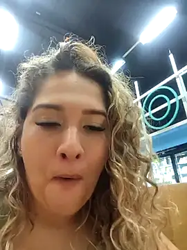 Snapshot of Sara_smiiith211 chatting on March 20, 2025, 10:18 pm Sara smiiith211 online show from March 20, 2025, 10:18 pm