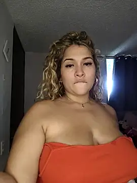 Sara smiiith211 online show from December 21, 2025, 10:06 pm