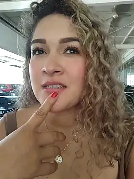 Sara smiiith211 online show from March 15, 2026, 4:13 pm