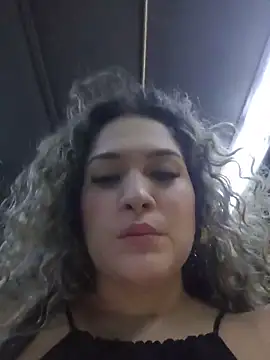 Sara smiiith211 online show from May 27, 2026, 12:40 am