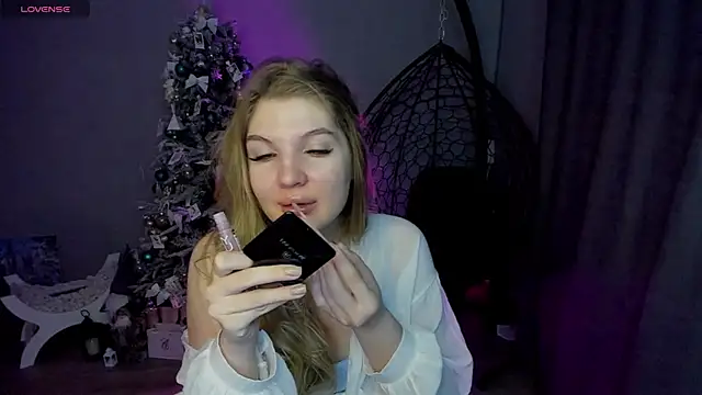 Snapshot of lily_williamss chatting on January 17, 2026, 12:15 am lily williamss online show from January 17, 2026, 12:15 am