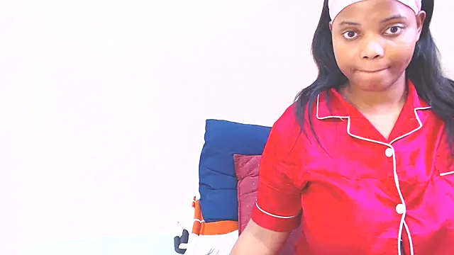 Xoli 11 online show from October 7, 2025, 2:03 pm