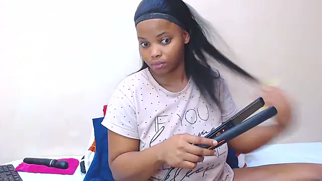Snapshot of Xoli_11 chatting on October 9, 2025, 1:25 am Xoli 11 online show from October 9, 2025, 1:25 am