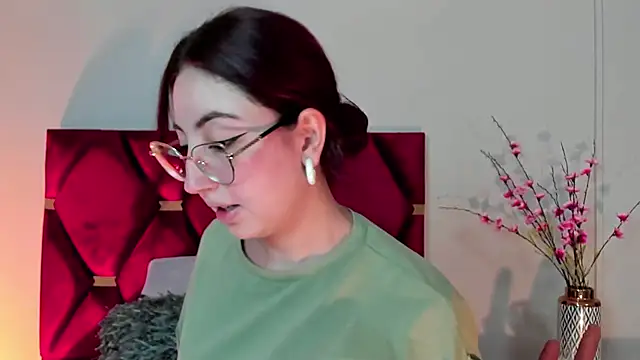 Emilywatsonn online show from January 3, 2025, 2:19 pm