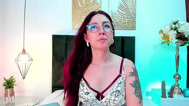 Emilywatsonn online show from February 5, 2025, 11:44 am