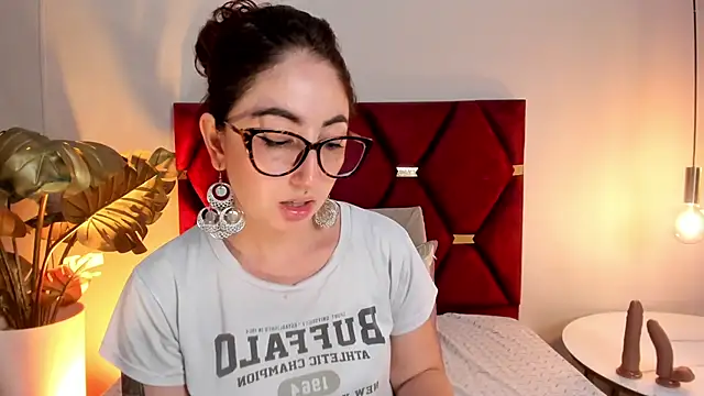 Emilywatsonn online show from November 22, 2025, 12:42 am