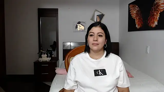 EmilyPeytonn online show from February 24, 2025, 12:26 pm