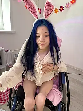 MiniSophiaa online show from April 2, 2026, 7:50 am