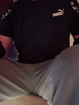 Bennyben8604 online show from February 9, 2025, 10:32 pm