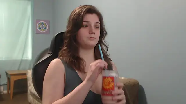 TreeJeanne online show from March 9, 2025, 11:25 pm