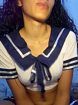 lessaeumesma8 online show from October 6, 2025, 4:48 pm