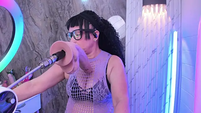 annie wigg online show from November 7, 2025, 3:17 am