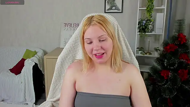 Stacy Luv online show from December 20, 2025, 9:05 am