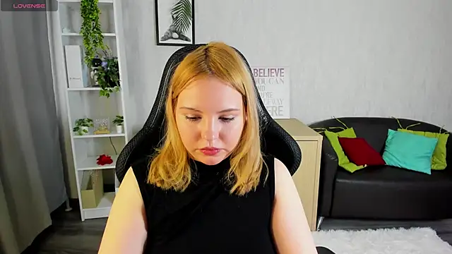 Stacy Luv online show from February 5, 2026, 9:03 am