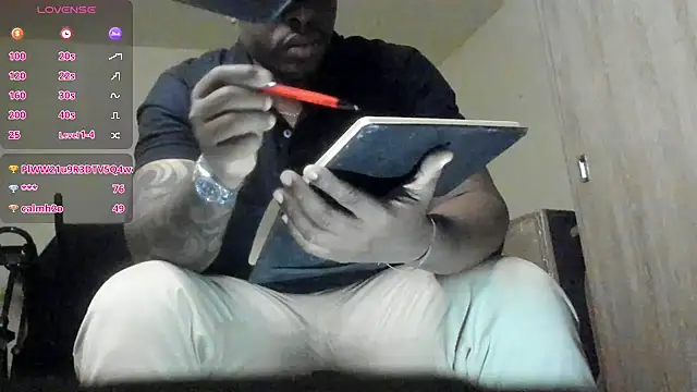 Snapshot of thomas_santtos1 chatting on July 10, 2026, 3:47 pm thomas santtos1 online show from July 10, 2026, 3:47 pm