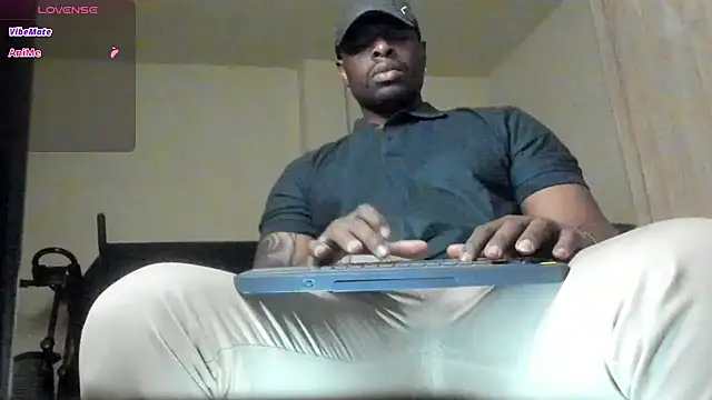 Snapshot of thomas_santtos1 chatting on July 12, 2026, 2:52 pm thomas santtos1 online show from July 12, 2026, 2:52 pm