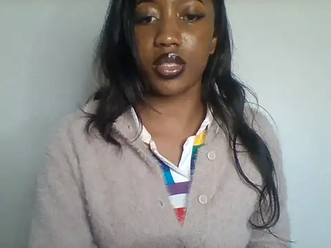 Queeen model online show from July 6, 2026, 8:55 pm