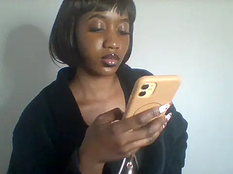 Queeen model online show from July 9, 2026, 11:20 pm